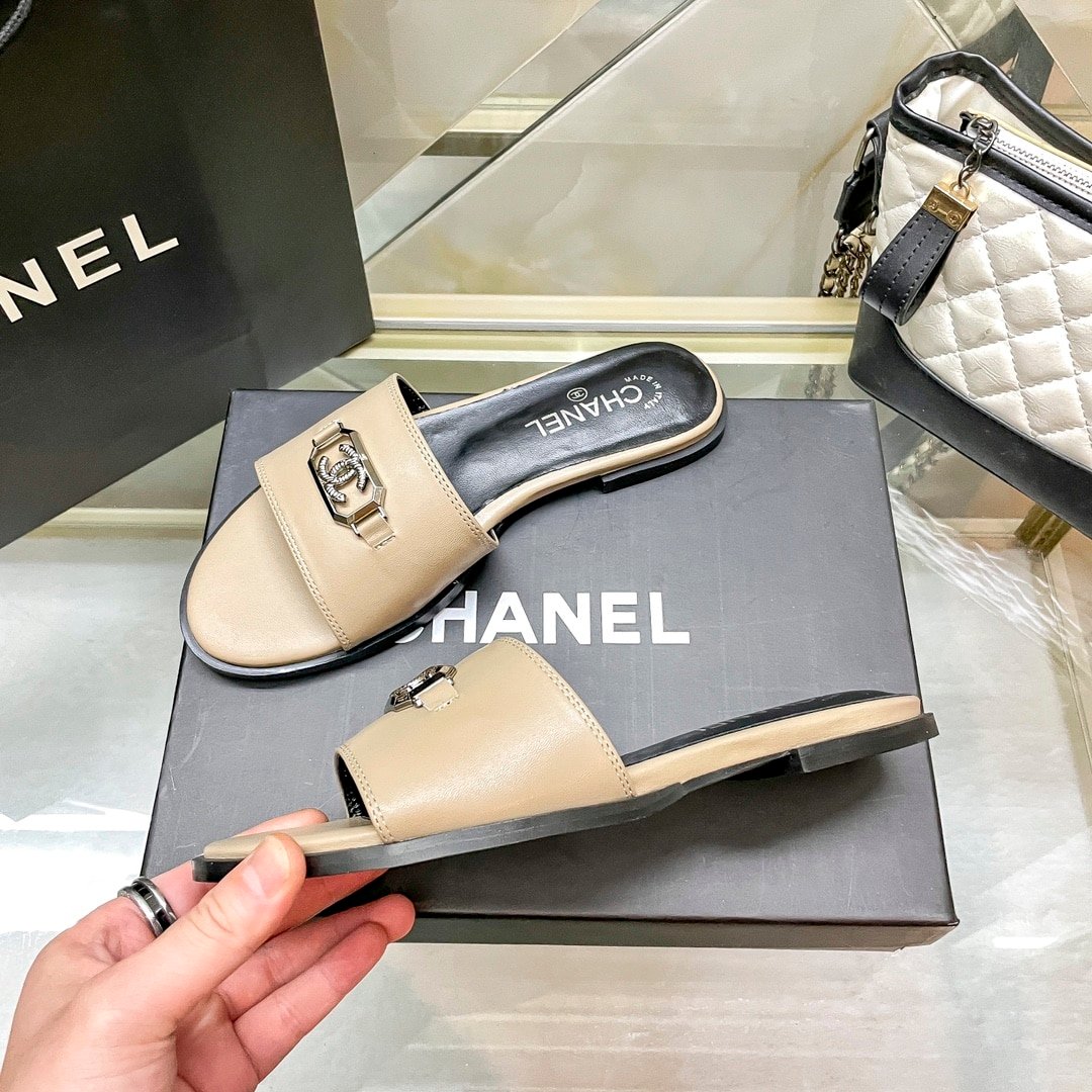 Ch**el Slippers With Cc Silver Hardware Beige