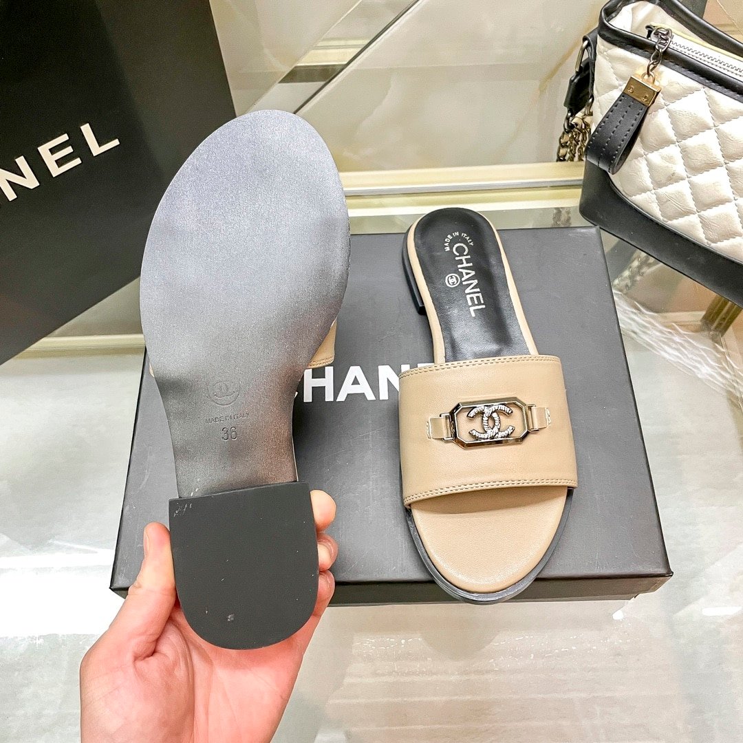 Ch**el Slippers With Cc Silver Hardware Beige
