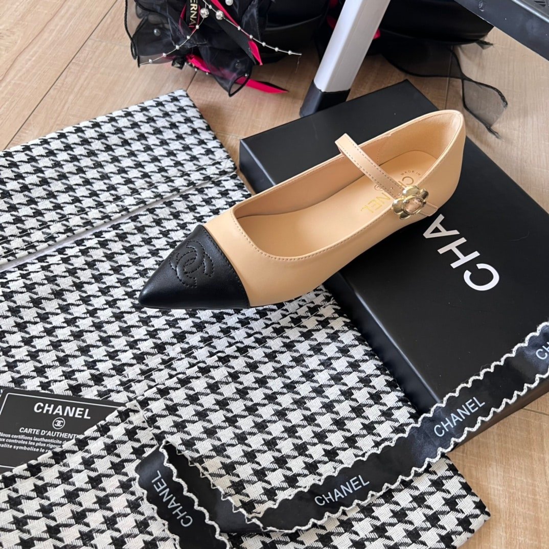 Ch**el Pointed Toe Doll Shoes With Gold Flower In Beige