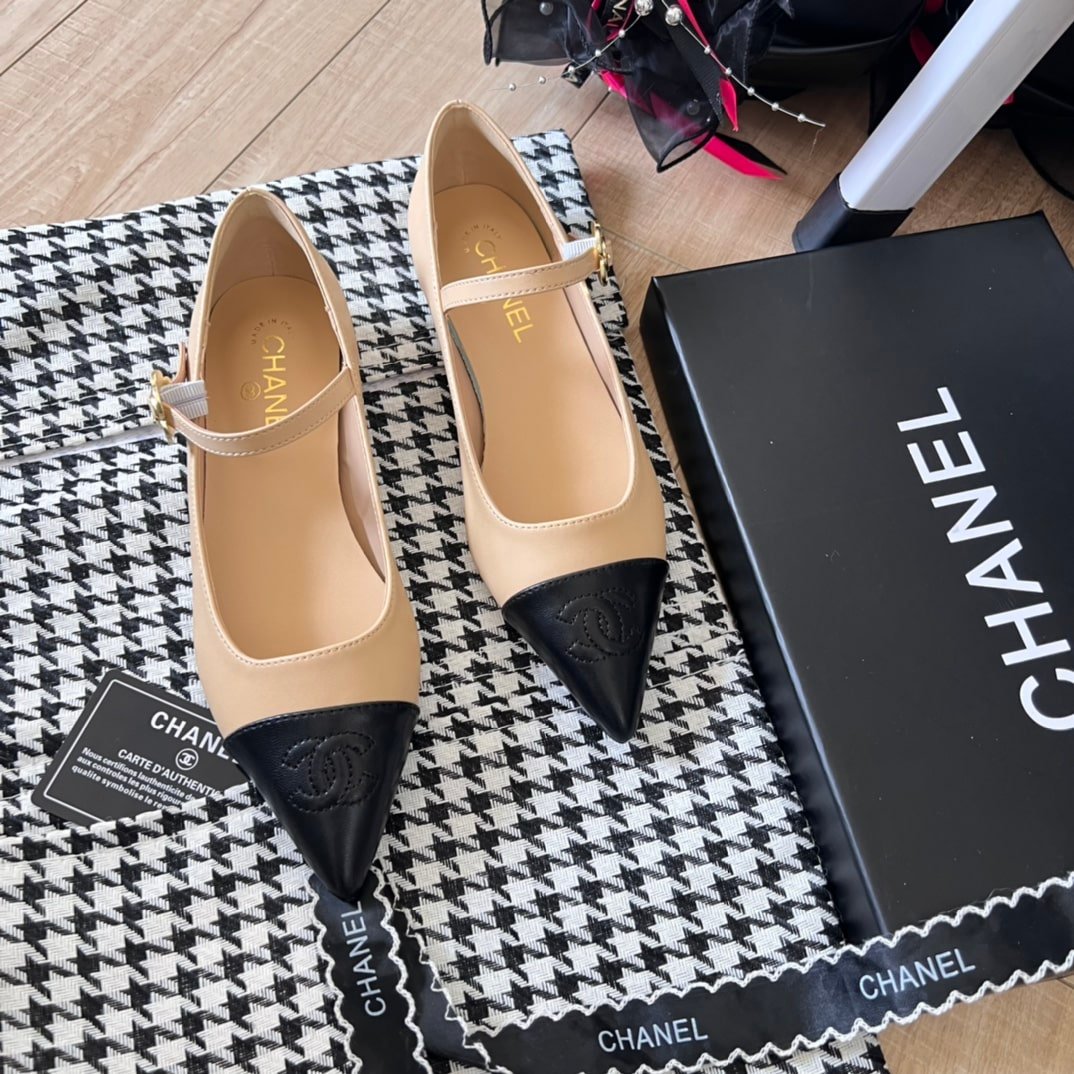 Ch**el Pointed Toe Doll Shoes With Gold Flower In Beige