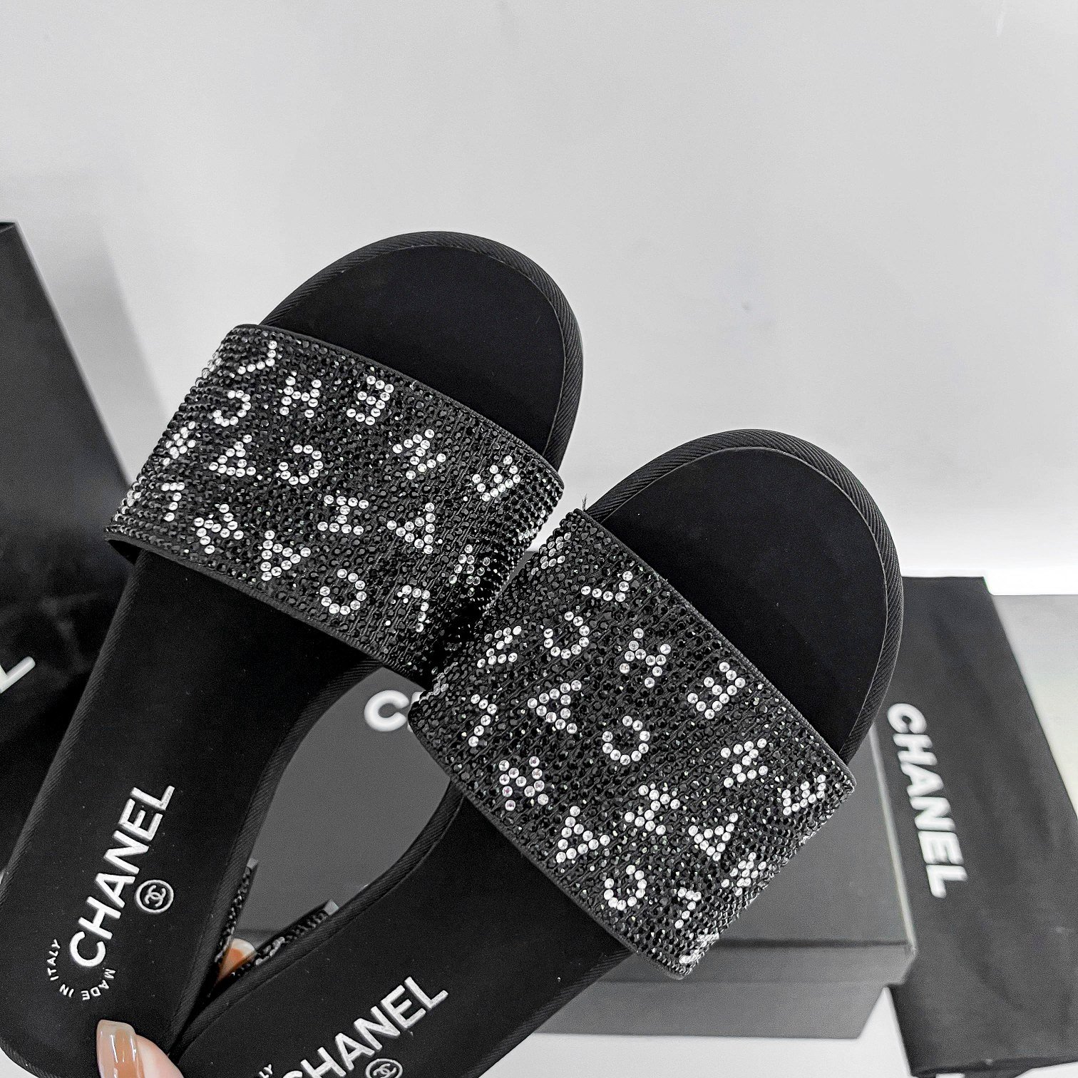Ch**el 24P Beaded D1am0nd Logo Slippers Black
