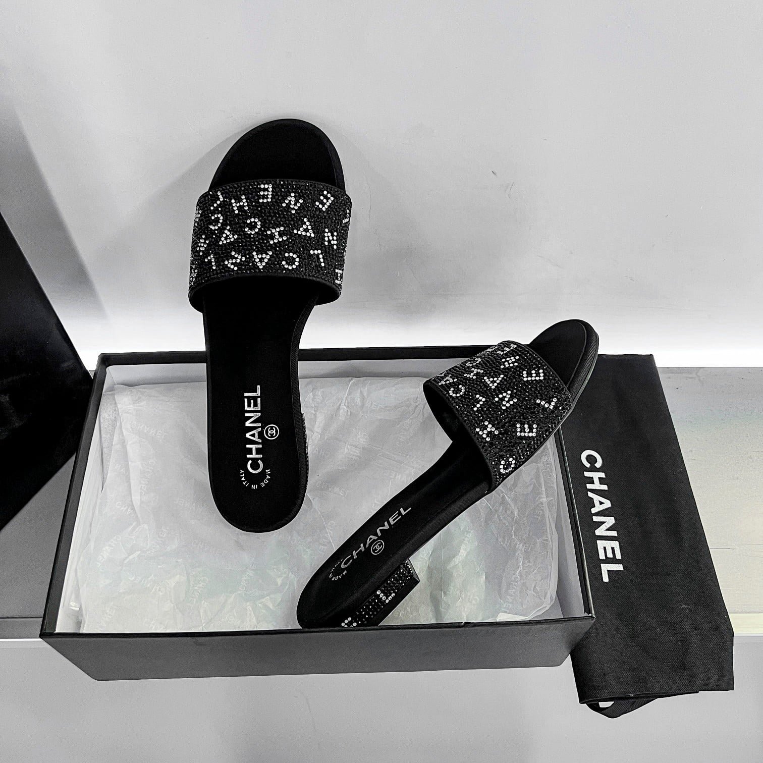 Ch**el 24P Beaded D1am0nd Logo Slippers Black