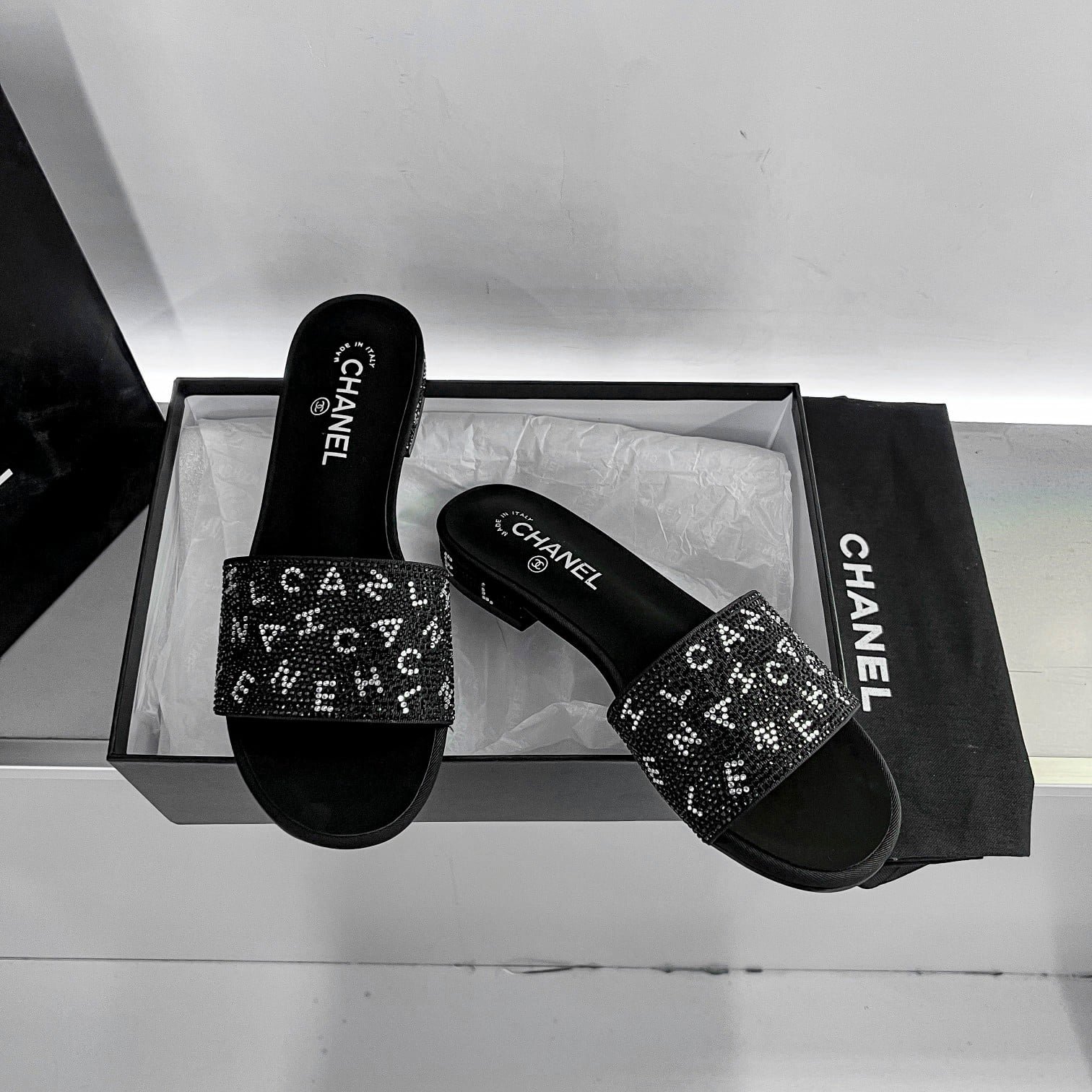 Ch**el 24P Beaded D1am0nd Logo Slippers Black