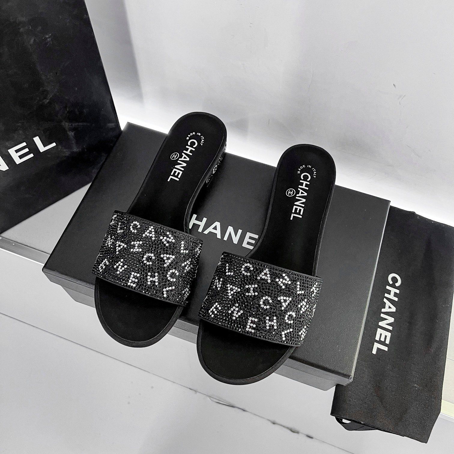 Ch**el 24P Beaded D1am0nd Logo Slippers Black