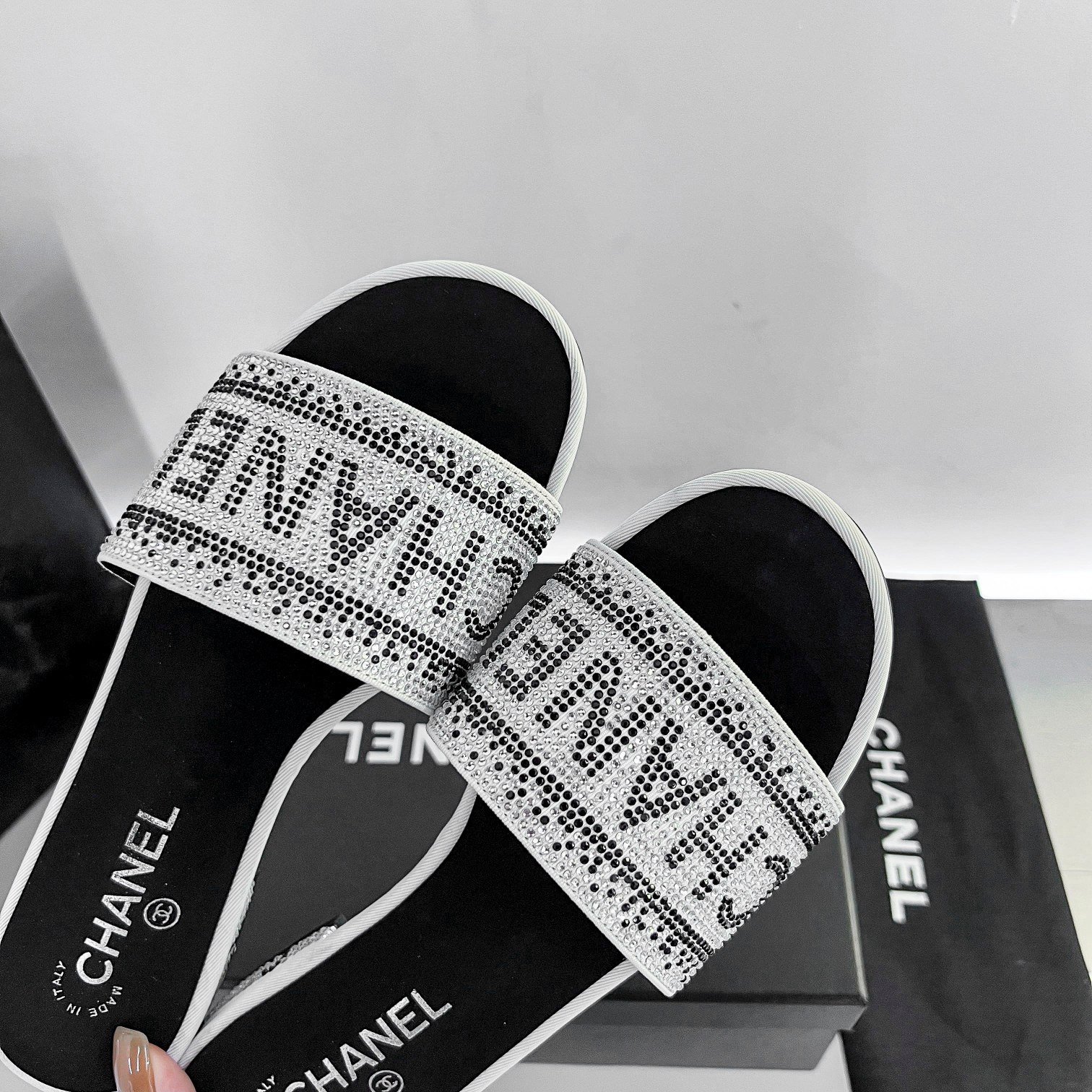 Ch**el 24P Beaded D1am0nd Slippers Silver