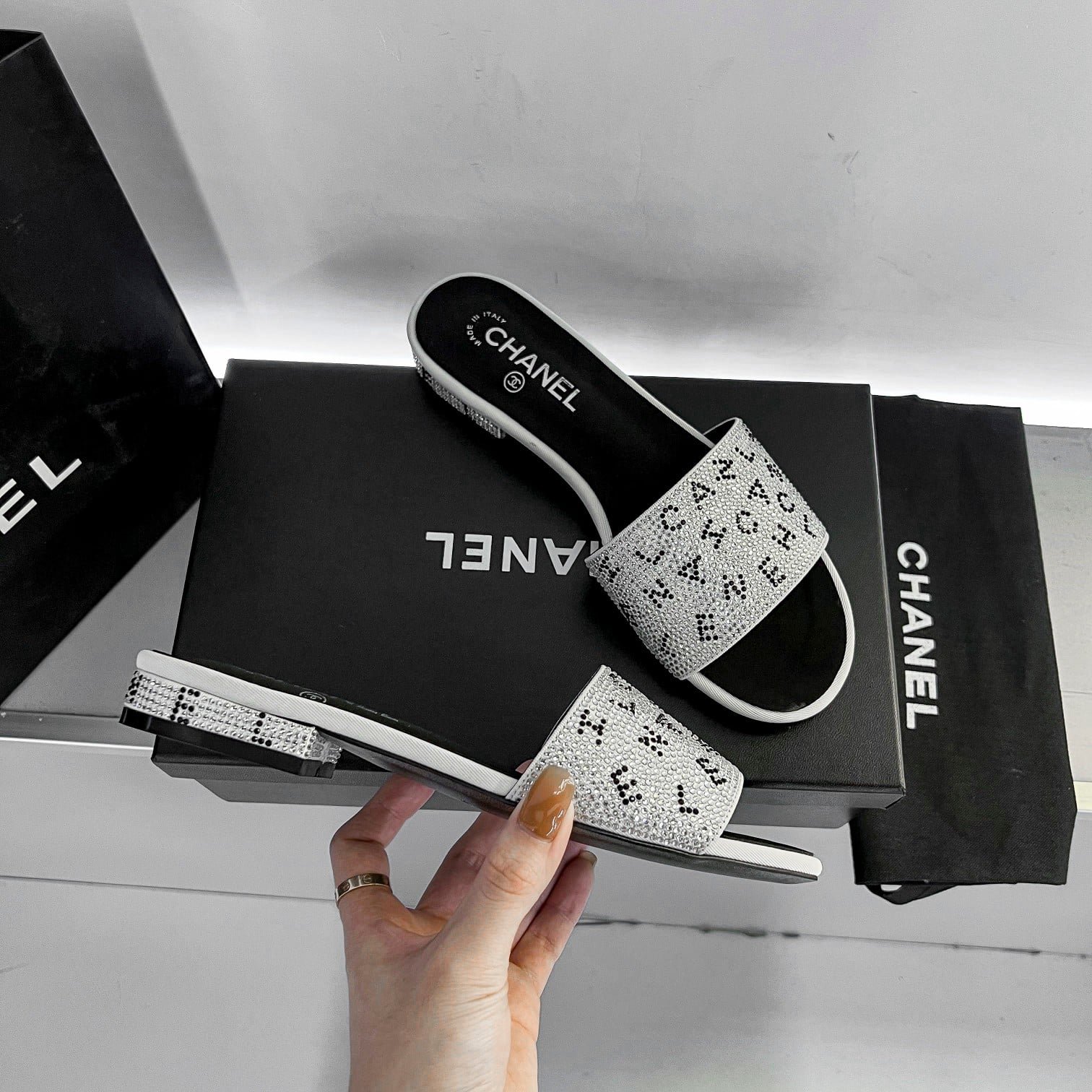 Ch**el 24P Beaded D1am0nd Logo Slippers Silver