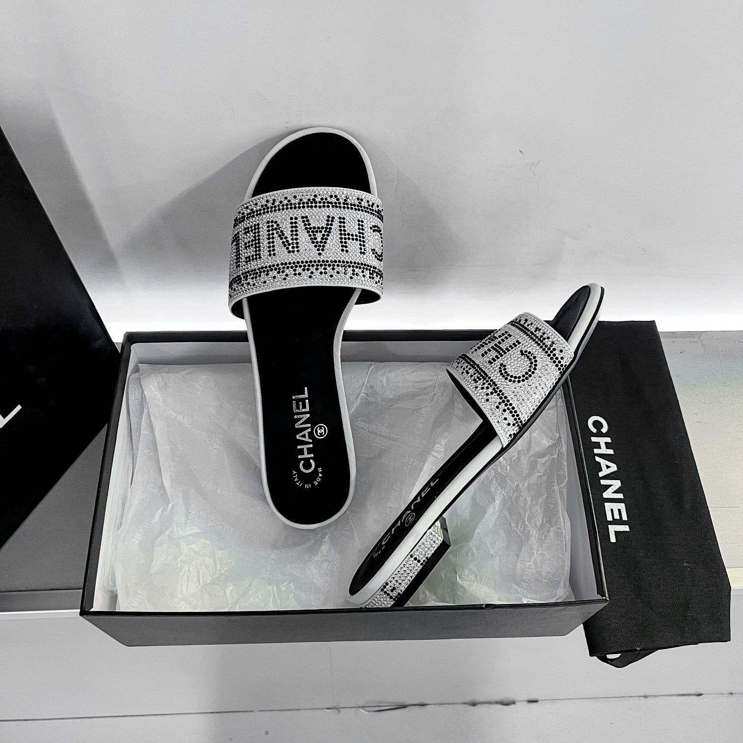 Ch**el 24P Beaded D1am0nd Slippers Silver