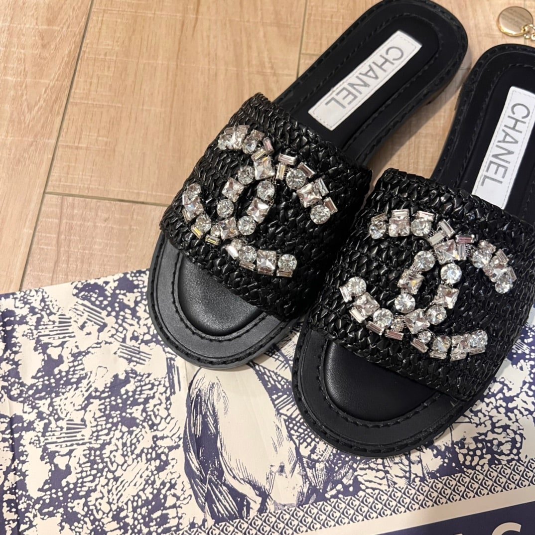 Ch**el Coco Mark 23Ss Straw And Leather Sandals