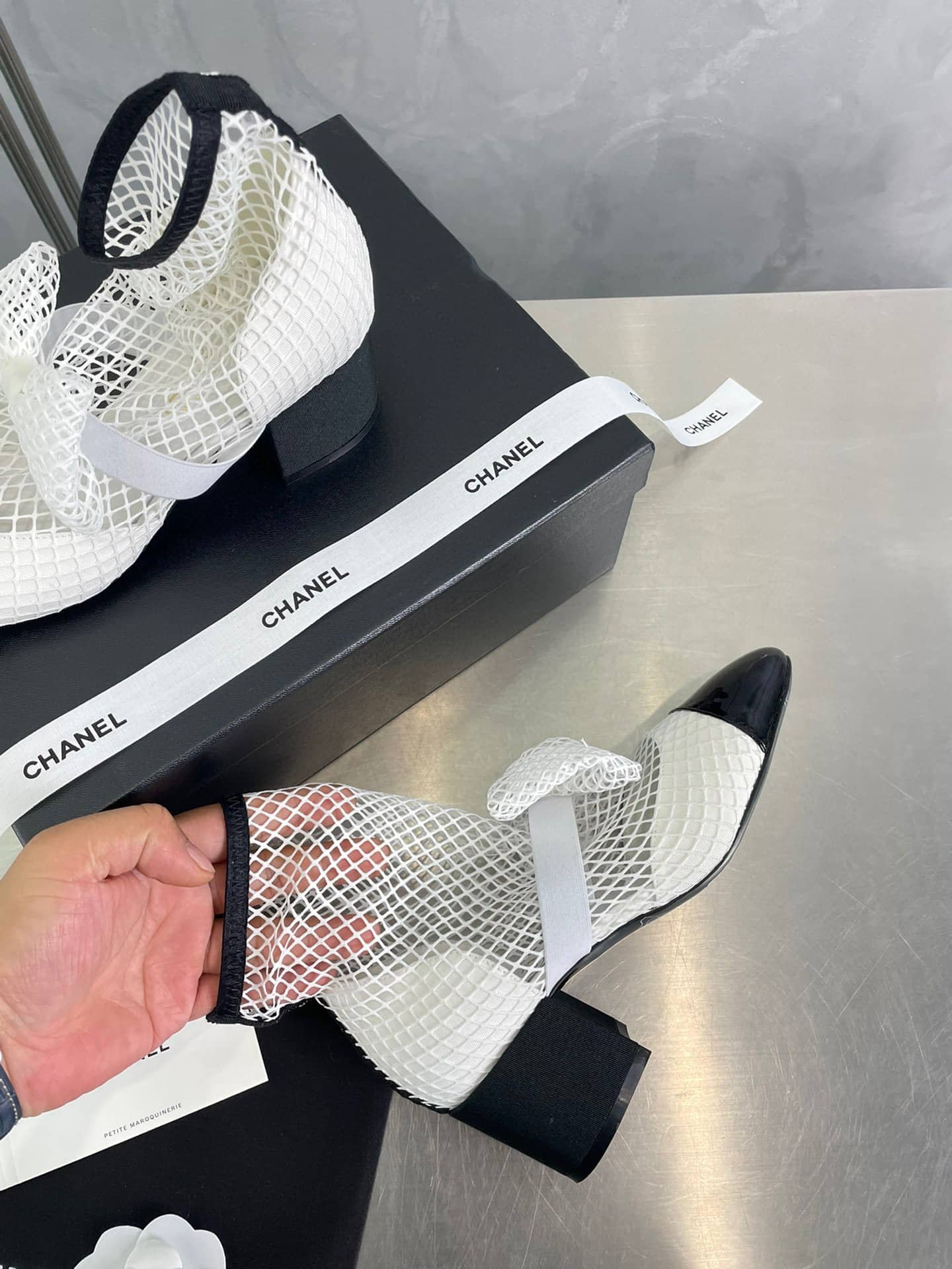 Ch**el Mary Janes White And Black G40097 Y56613 K5928