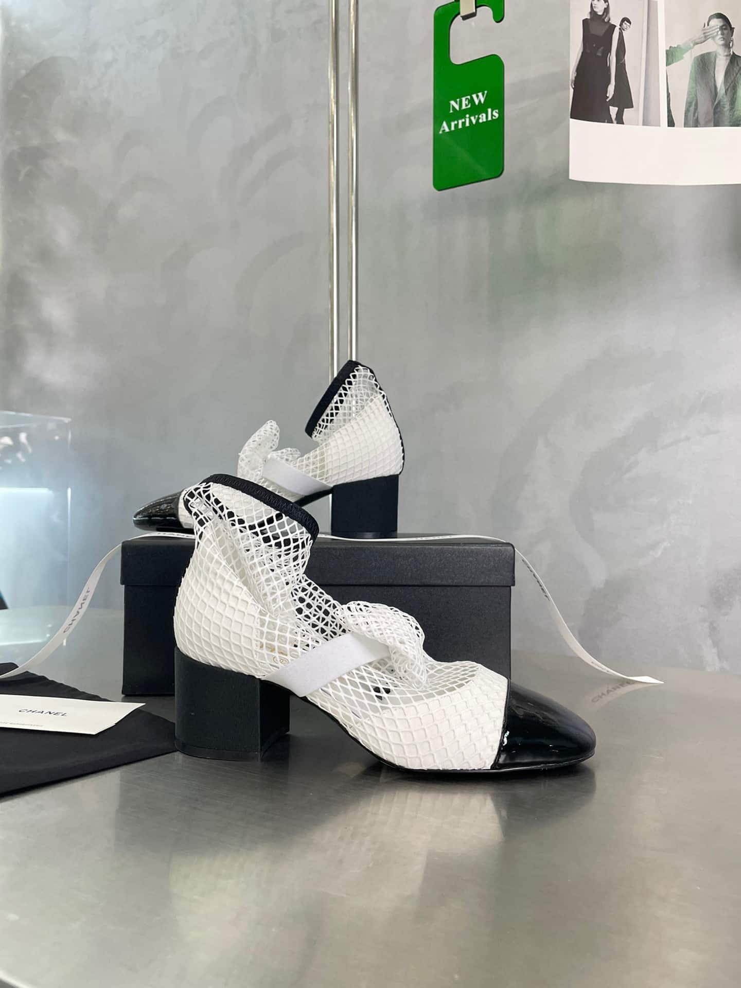 Ch**el Mary Janes White And Black G40097 Y56613 K5928