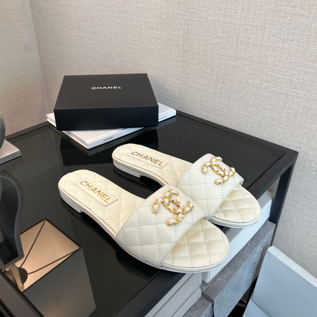 Ch**el 23P Quilted Cc Chain Mule Sandal White