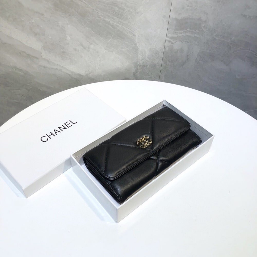 Ch**el 19 Flap Long Wallet Black 19Cm