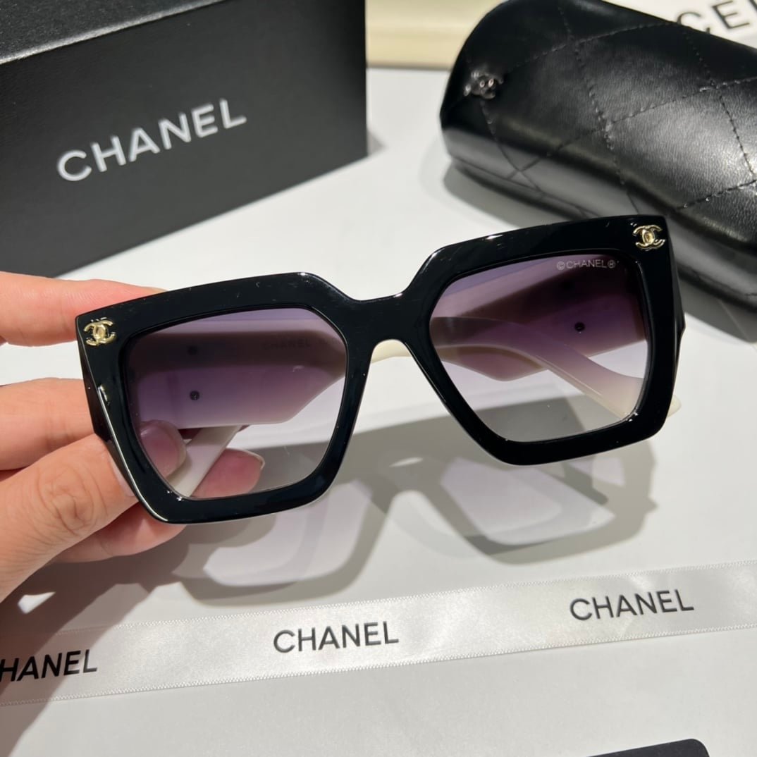 Ch**el Vintage Black White Sunglasses