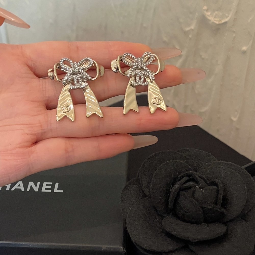 Ch**el Stud Earrings With Gold Abg598 B22434 U4561