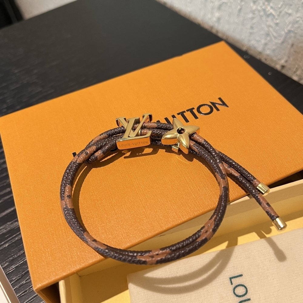 L0vis Vvtt0n Lv Bloom Bracelet Monogram Brown M8416Z