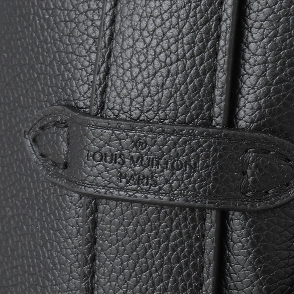 L0vis Vvtt0n Low Key Hobo PM Black 28Cm M25352