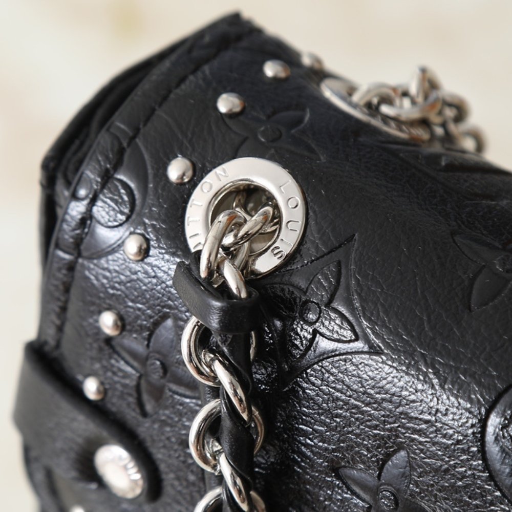 L0vis Vvtt0n Trunkie Black 27Cm M28137