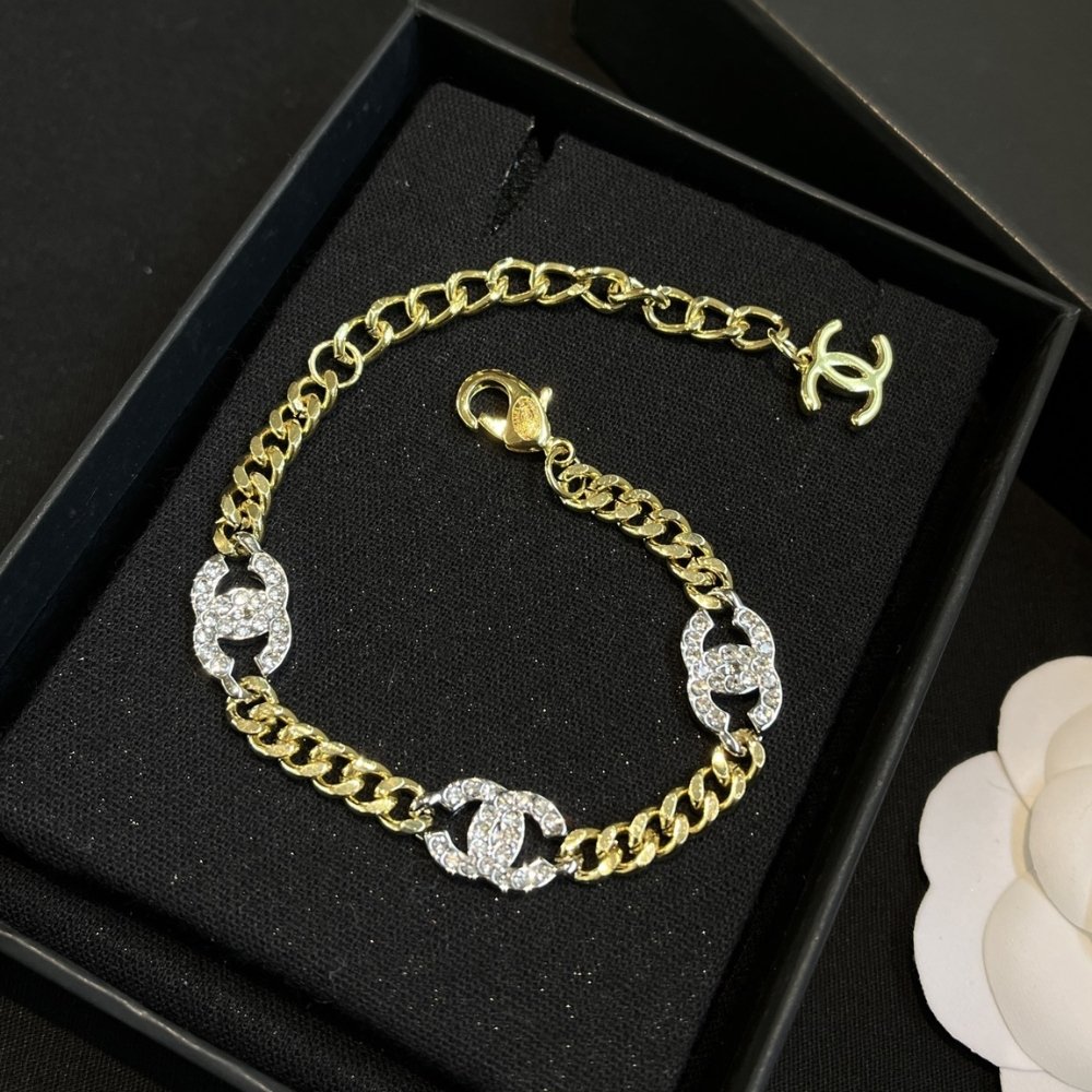 Ch**el Interlocking Bracelet Gold Silver And Transparent Ab6442 B06011 Nc835