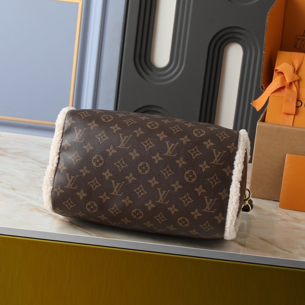L0vis Vvtt0n Speedy Soft 30 Teddy Monogram Brown 30Cm M26326