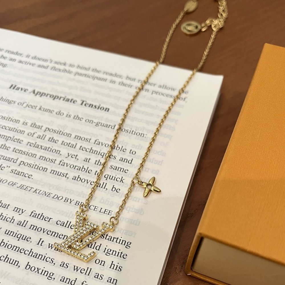 L0vis Vvtt0n Lv Iconic Enamel Necklace Gold M00596