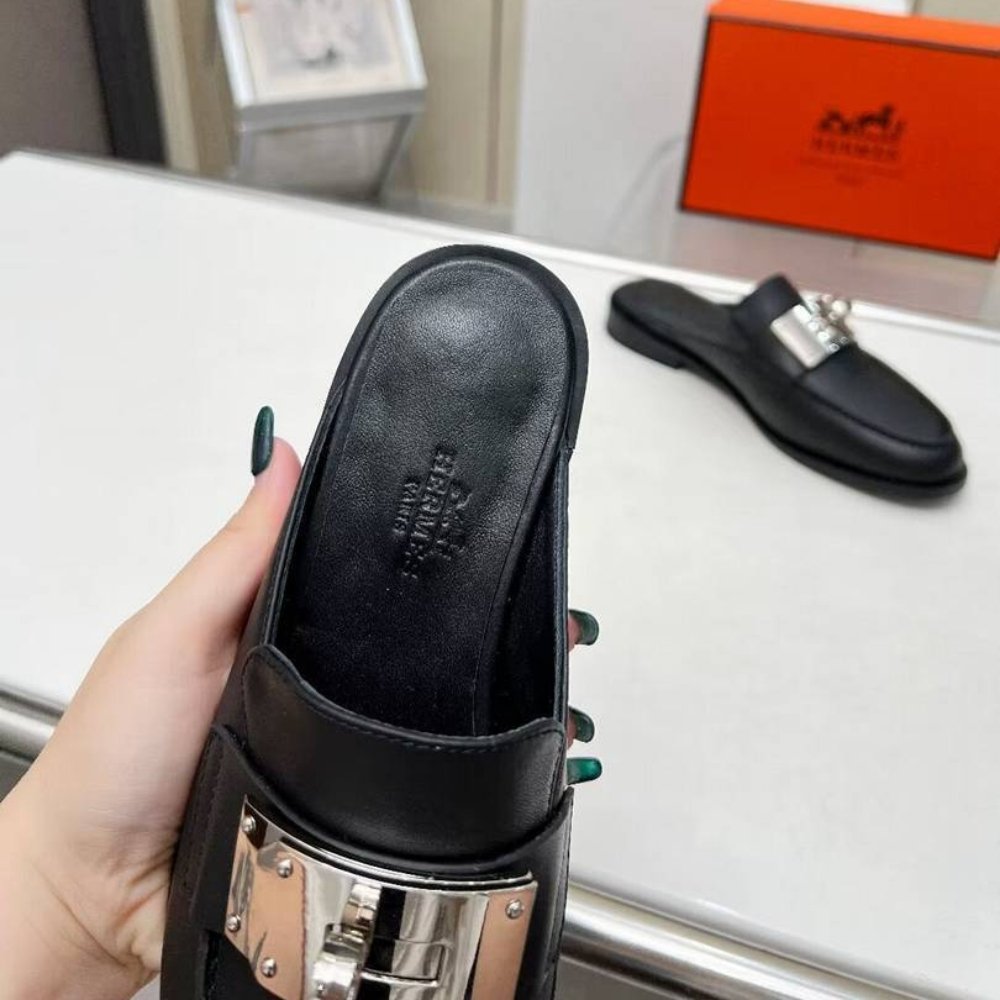 H**me5 Lota Mule Black H241159Z 02350