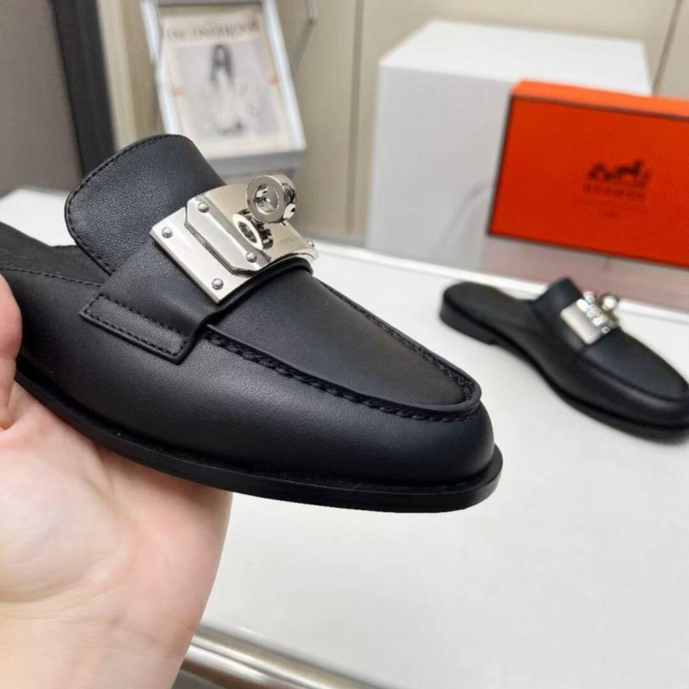 H**me5 Lota Mule Black H241159Z 02350
