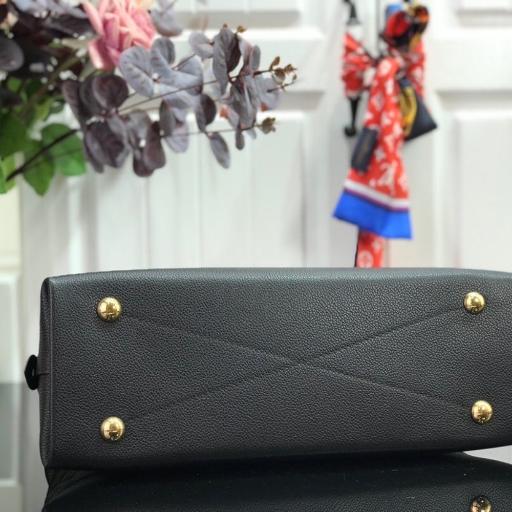 L0vis Vvtt0n Neo Alma PM 35Cm Black M44832