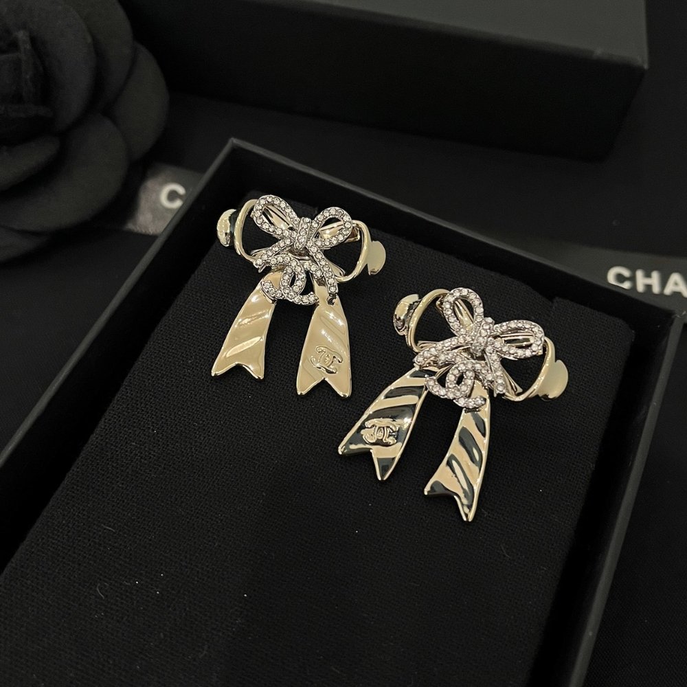Ch**el Stud Earrings With Gold Abg598 B22434 U4561