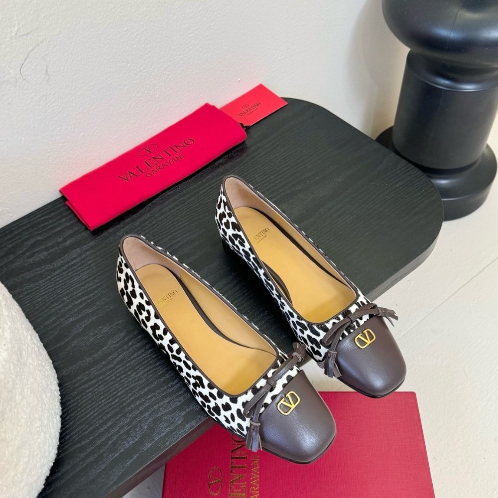 Va1e*ntin0 Valet Du Roi Ballerina In Pony Leopard Print 7W2S0Mr8Ess Bnb