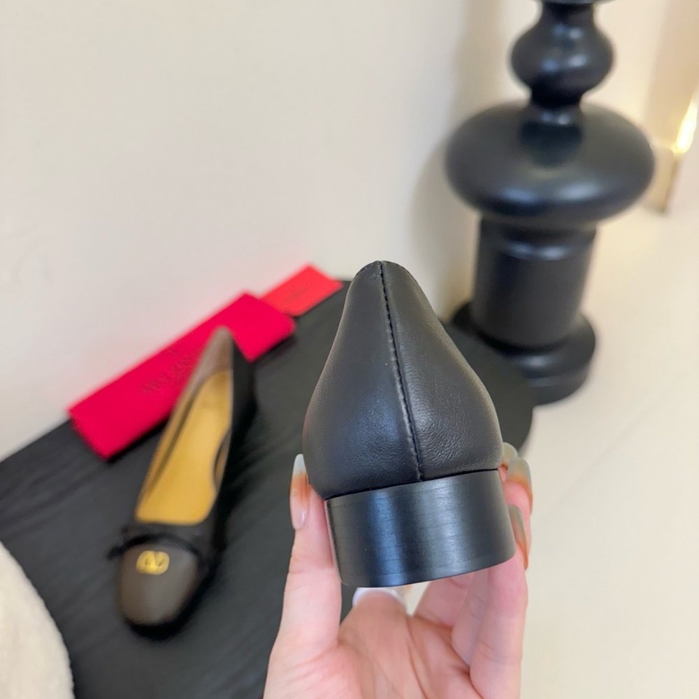 Va1e*ntin0 Valet Du Roi Ballerina In Kidskin In Black 6Y0S0L03Vmh Bxv