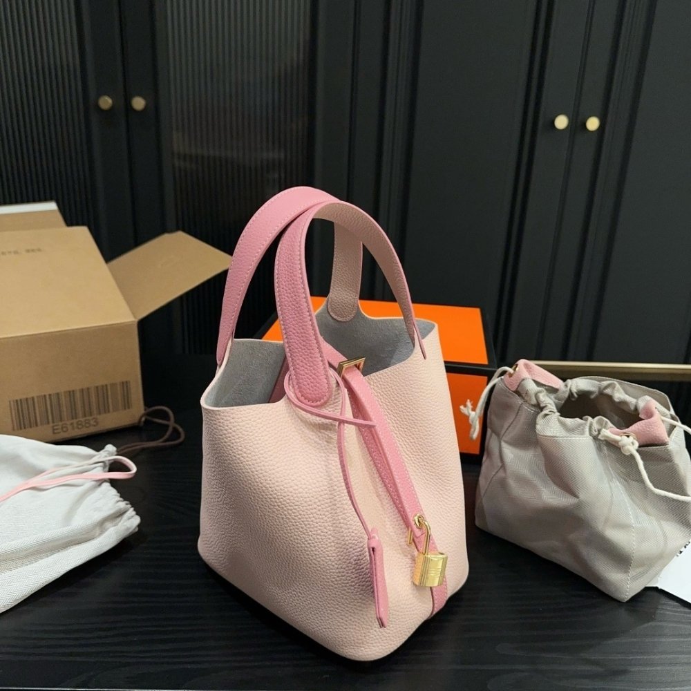 H**me5 Picotin Lock 18 Pocket Bag Light Pink 18Cm