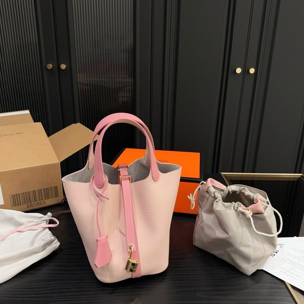 H**me5 Picotin Lock 18 Pocket Bag Light Pink 18Cm