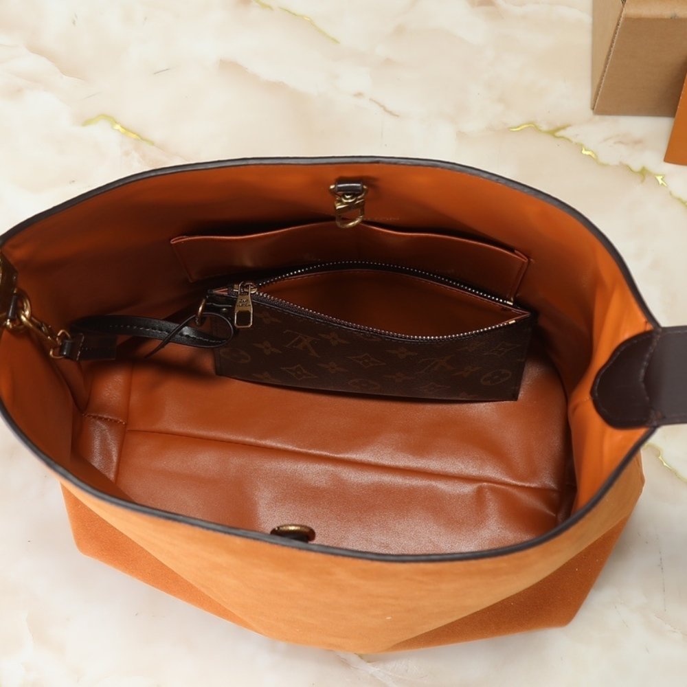 L0vis Vvtt0n Hobo MM Tan 35Cm M25516