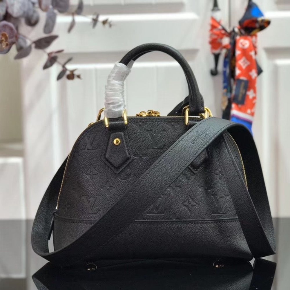 L0vis Vvtt0n Neo Alma PM 35Cm Black M44832
