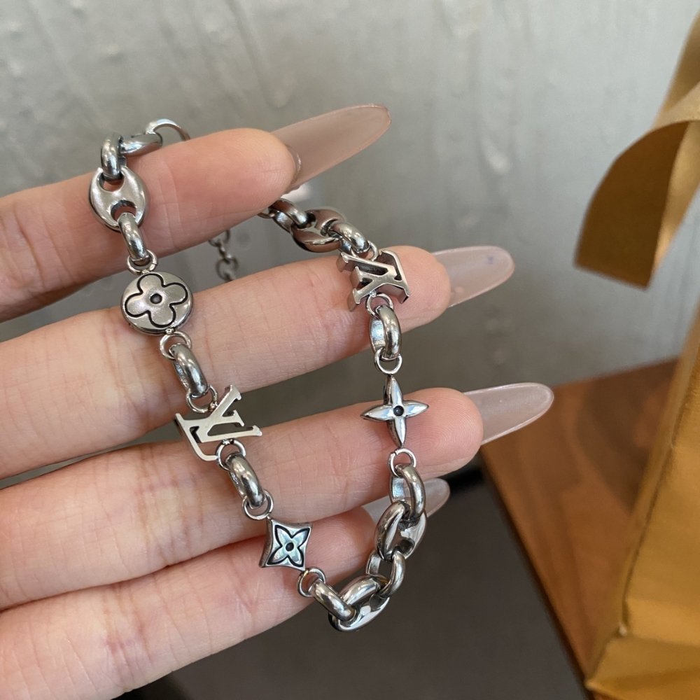 L0vis Vvtt0n Lv Sailor Medium Bracelet Silver M03187
