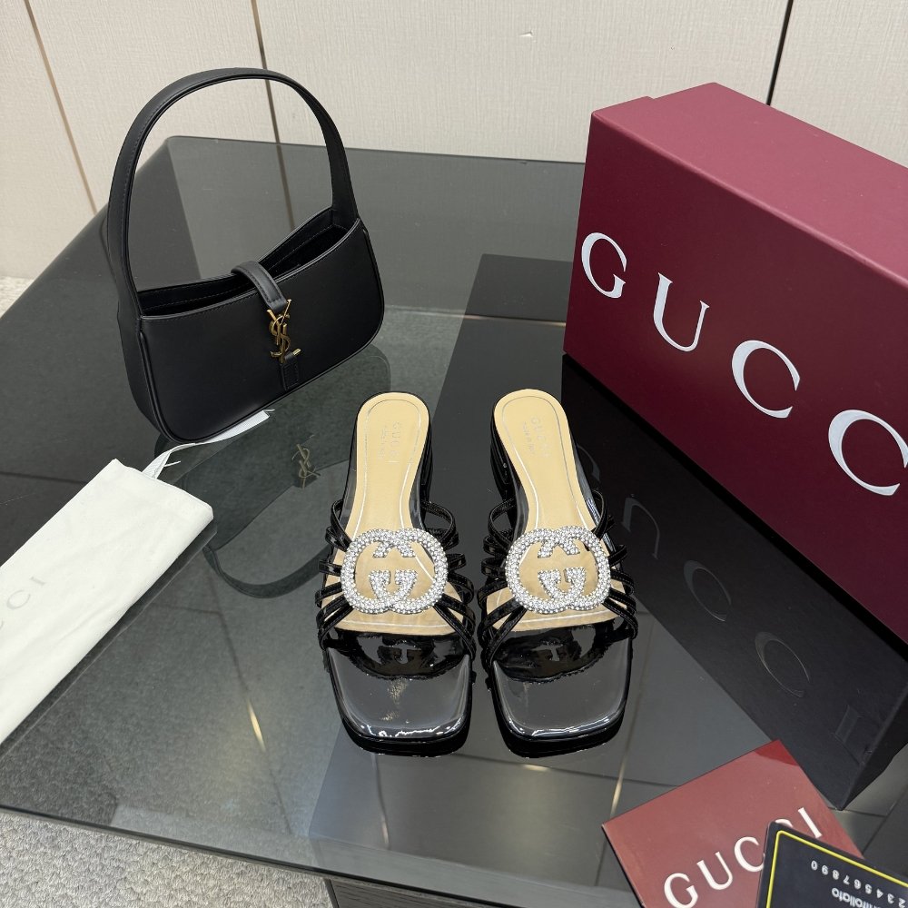 Gvc*1 Women Slide With Crystal Interlocking G Black Leather 852357 Bnc00 1000