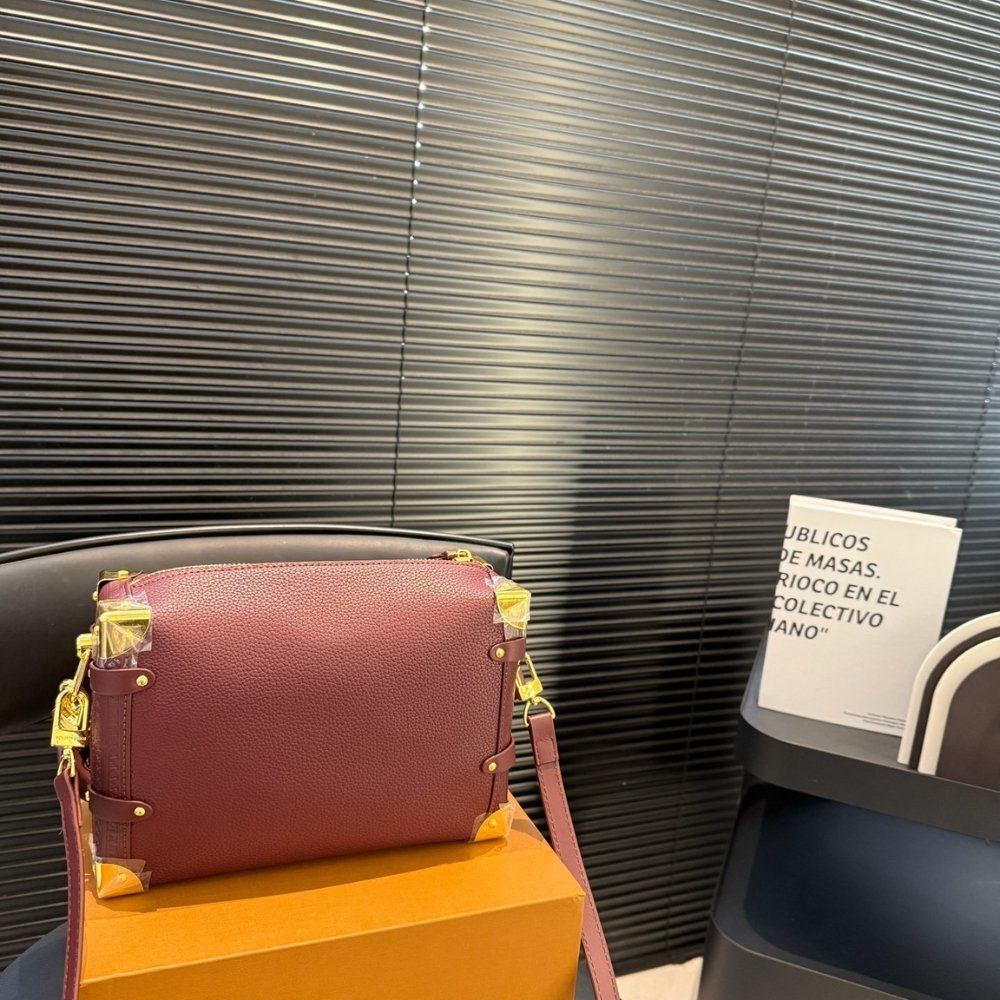 L0vis Vvtt0n Side Trunk MM Plum Red 23Cm