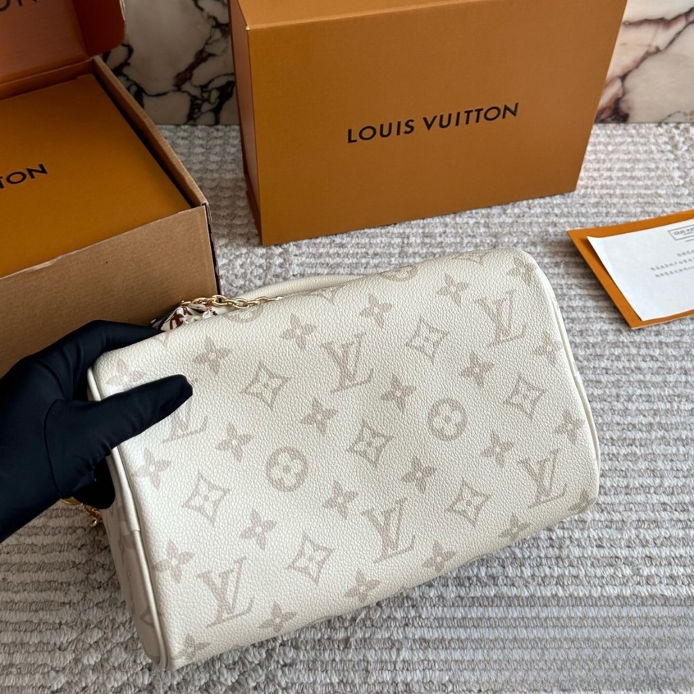 L0vis Vvtt0n Speedy Bandoulière 25 Cream 25Cm M26690