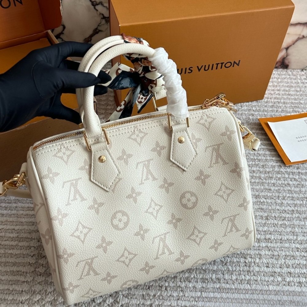 L0vis Vvtt0n Speedy Bandoulière 25 Cream 25Cm M26690