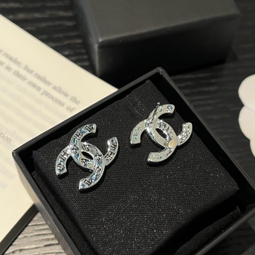 Ch**el Cc Classic Logo Earrings Silver