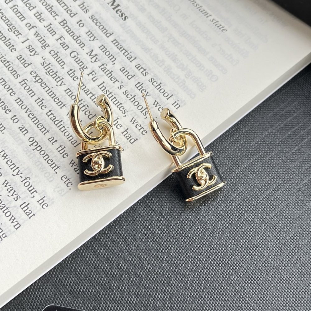 Ch**el Padlock Drop Earrings With Black Enamel Abg000 B20851 U1561