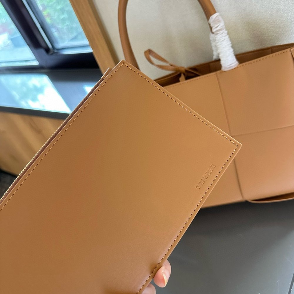 B0tt*ga Ven*ta Small Arco Tote Camel 30Cm 652867Vcqc22593