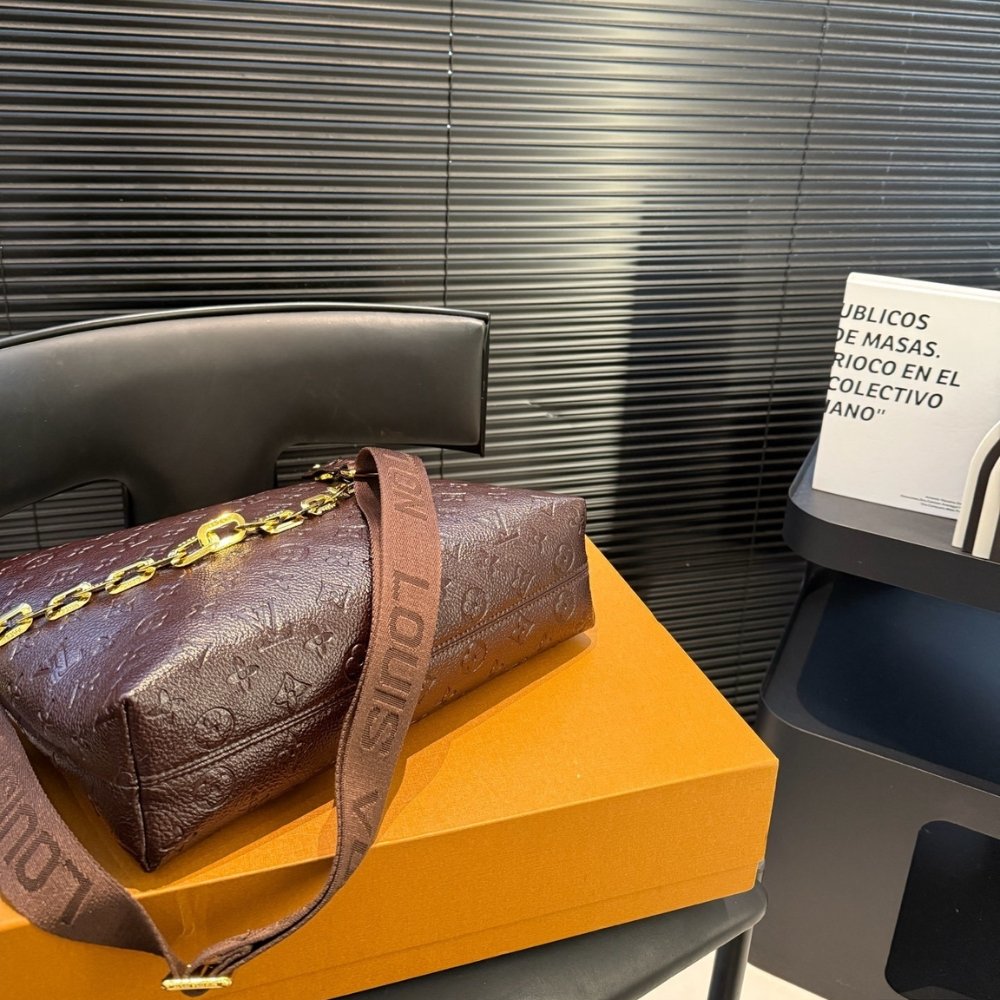 L0vis Vvtt0n Coussin Hobo MM Chocolat 30Cm M12072