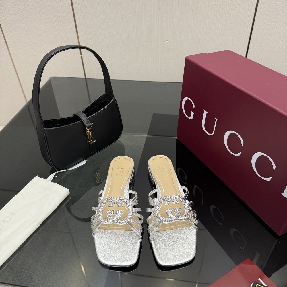 Gvc*1 Women Slide With Crystal Interlocking G Silver Leather 852357 Bnc00 1001