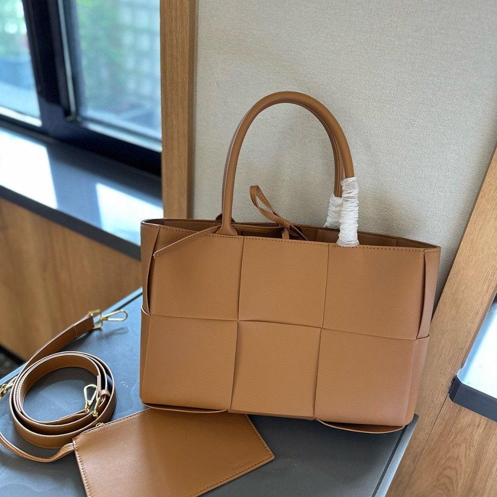 B0tt*ga Ven*ta Small Arco Tote Camel 30Cm 652867Vcqc22593