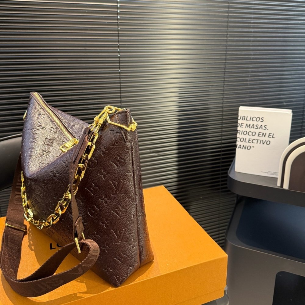 L0vis Vvtt0n Coussin Hobo MM Chocolat 30Cm M12072