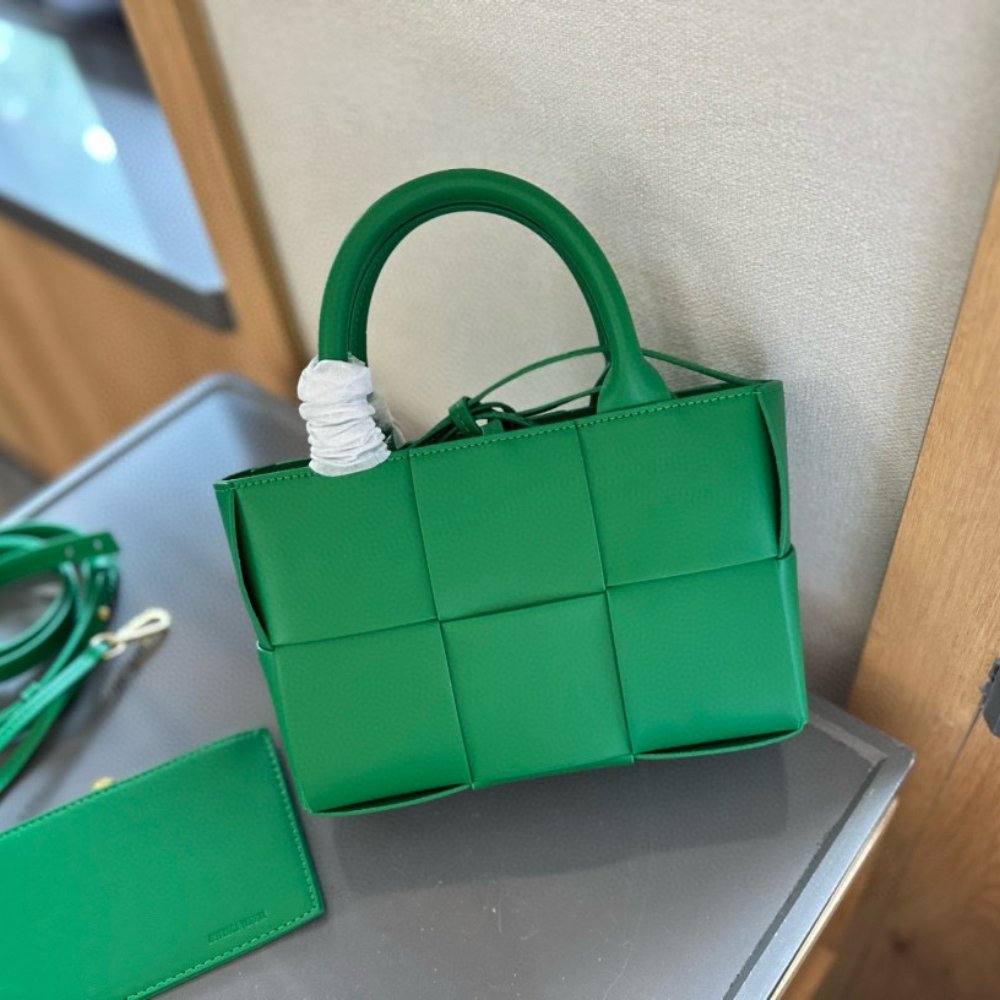 B0tt*ga Ven*ta Small Arco Tote Green 24Cm
