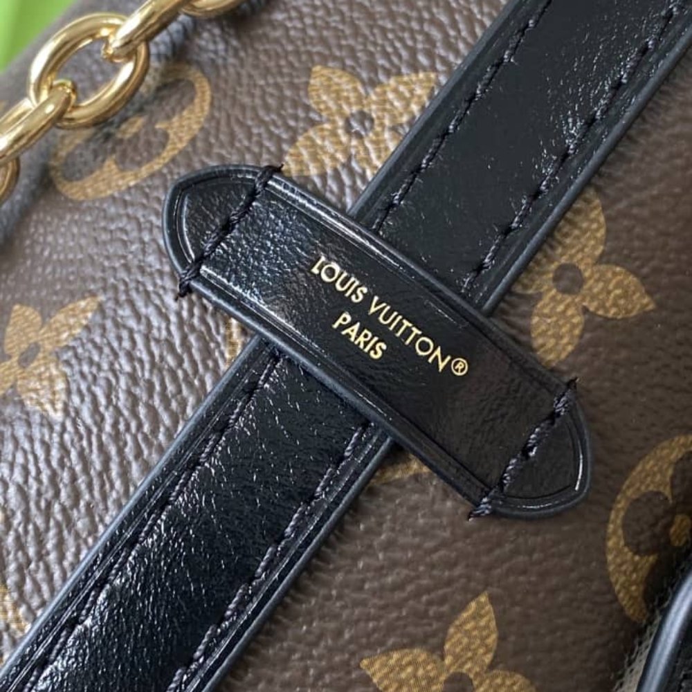 L0vis Vvtt0n Carryall BB Monogram Brown 26Cm M26568