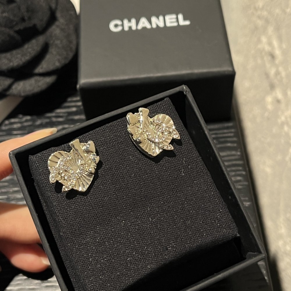 Ch**el Cc Crystal Heart Earrings Gold Abg358 B21895 U3549