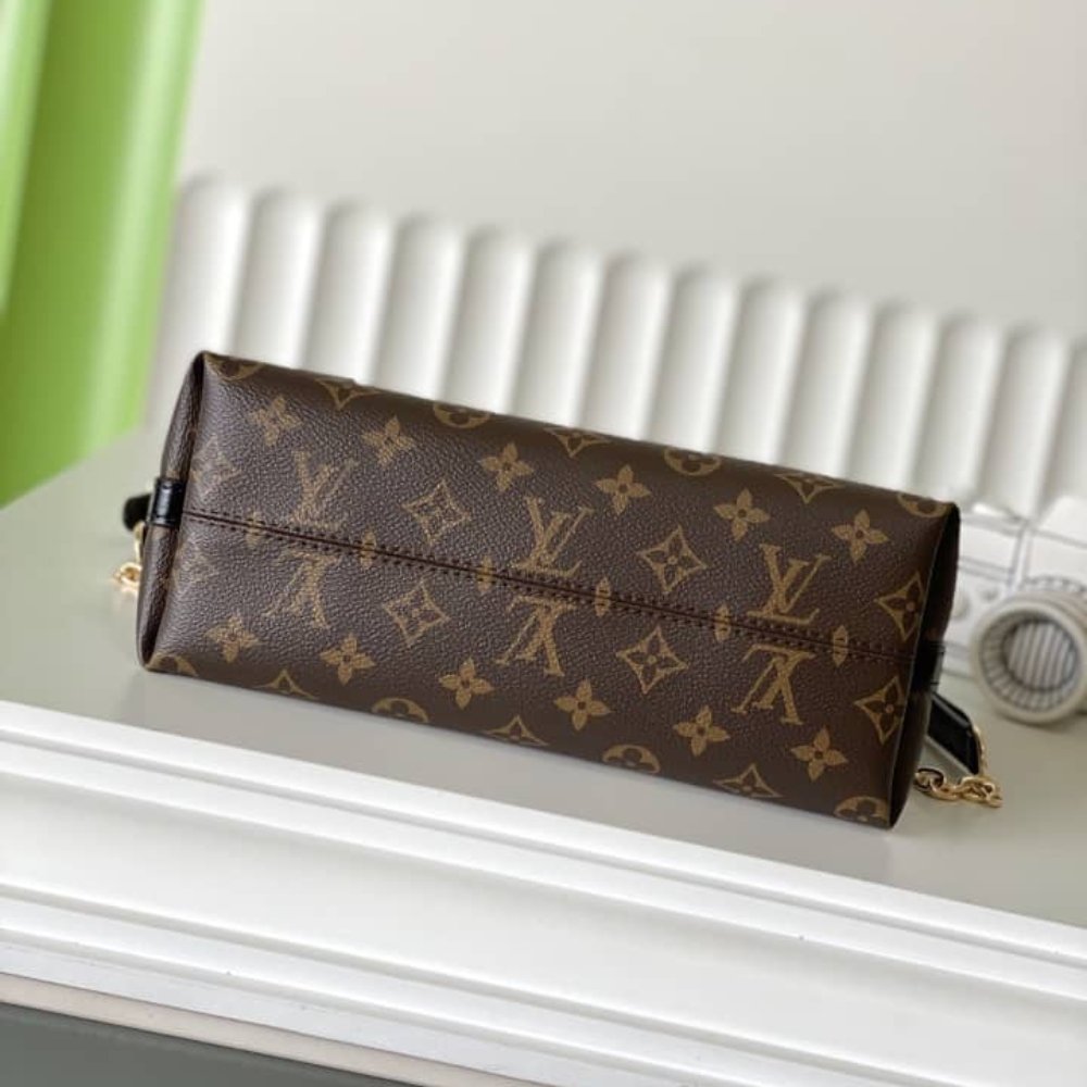 L0vis Vvtt0n Carryall BB Monogram Brown 26Cm M26568